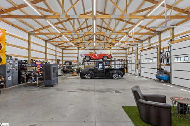 1000 Apple Valley Road, Duncan, SC 29334