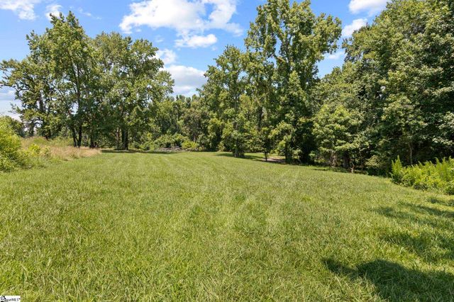 1000 Apple Valley Road, Duncan, SC 29334