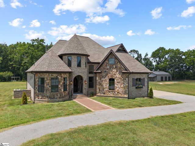 1000 Apple Valley Road, Duncan, SC 29334