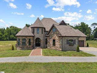 1000 Apple Valley Road, Duncan, SC 29334