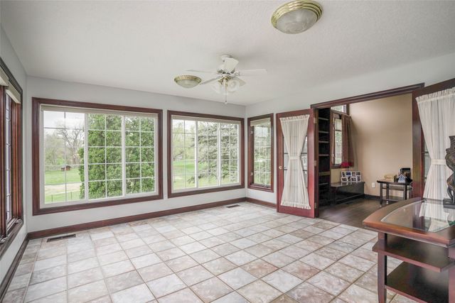 7333 SE 6th Avenue, Pleasant Hill, IA 50327