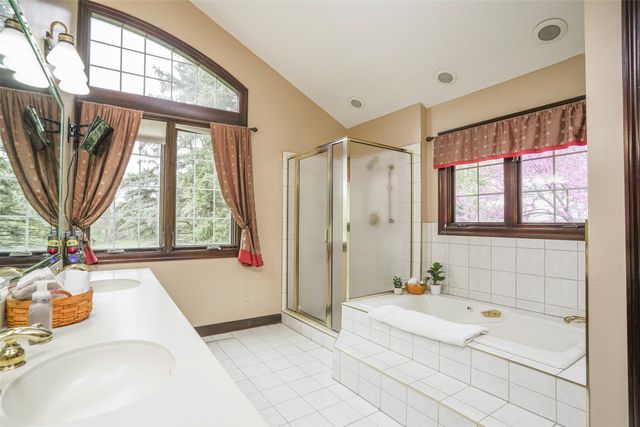 7333 SE 6th Avenue, Pleasant Hill, IA 50327