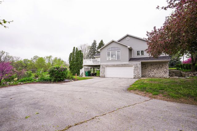 7333 SE 6th Avenue, Pleasant Hill, IA 50327