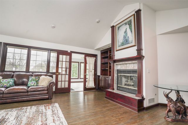 7333 SE 6th Avenue, Pleasant Hill, IA 50327