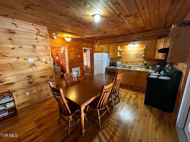 1505 Williams Hollow Road, Big Stone Gap, VA 24219