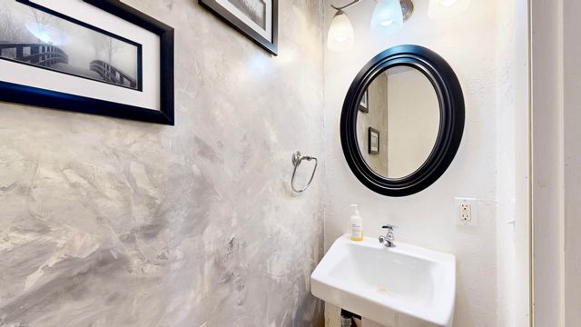 10574 Nm 337, Tijeras, NM 87059