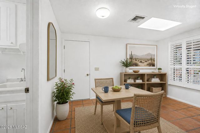 1121 N Abrego Drive, Green Valley, AZ 85614