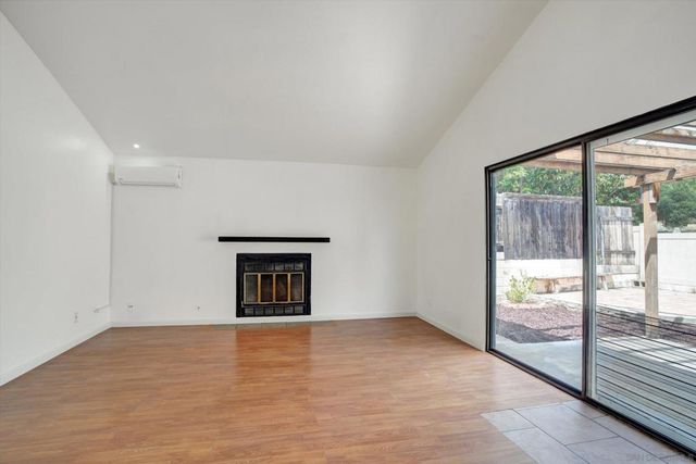 1350 Dos Hermanos Gln, Escondido, CA 92027