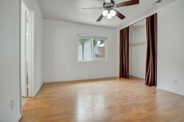 1350 Dos Hermanos Gln, Escondido, CA 92027