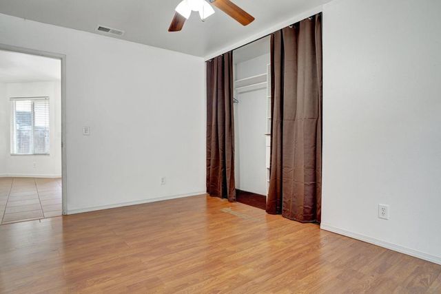 1350 Dos Hermanos Gln, Escondido, CA 92027