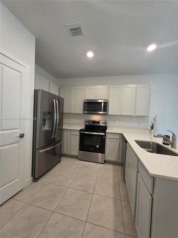 4860 Dillion St 4860, Lake Worth, FL 33463