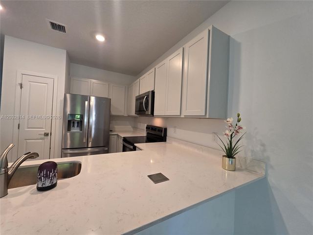 4860 Dillion St 4860, Lake Worth, FL 33463