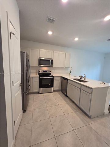 4860 Dillion St 4860, Lake Worth, FL 33463
