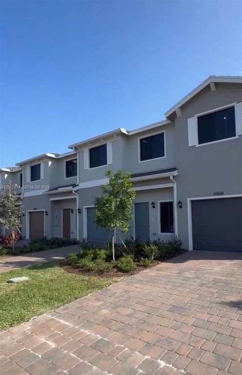 4860 Dillion St 4860, Lake Worth, FL 33463