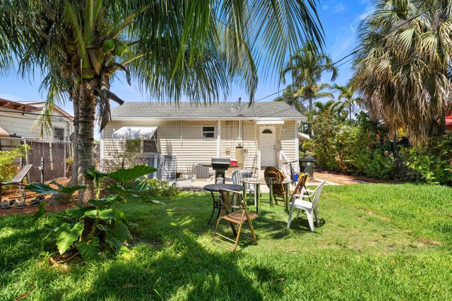 926 S L Street, Lake Worth Beach, FL 33460