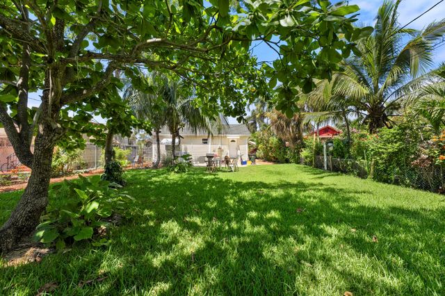 926 S L Street, Lake Worth Beach, FL 33460