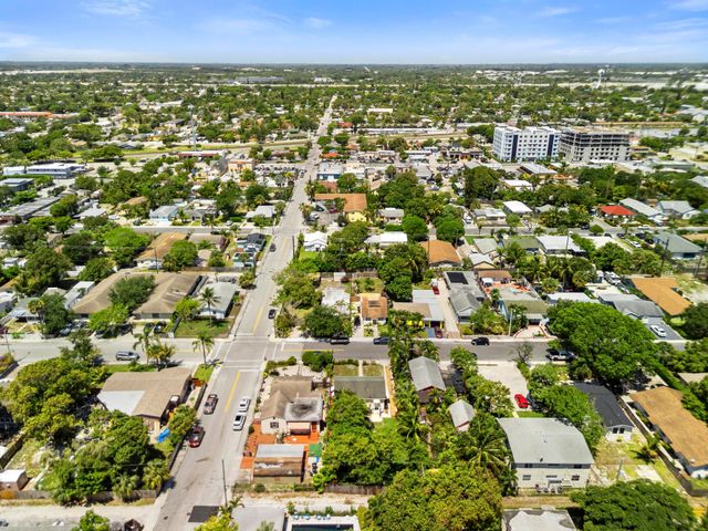 926 S L Street, Lake Worth Beach, FL 33460