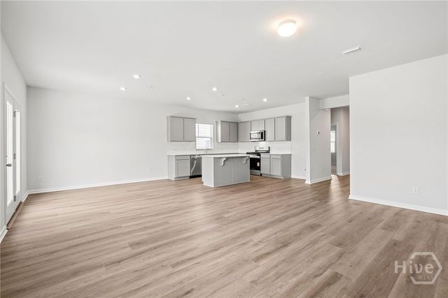 198 Crosstown Avenue, Richmond Hill, GA 31324