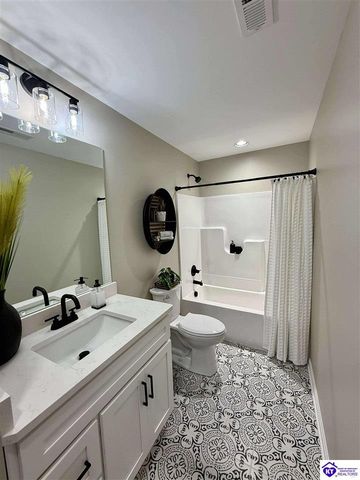 304 B Village Brooke Drive, Elizabethtown, KY 42701
