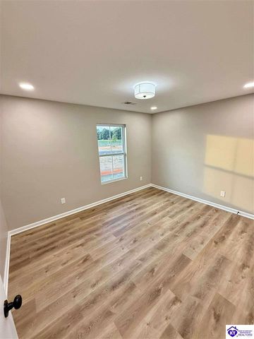 304 B Village Brooke Drive, Elizabethtown, KY 42701
