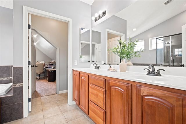 128 Foxtail Dr, Plum Boro, PA 15239