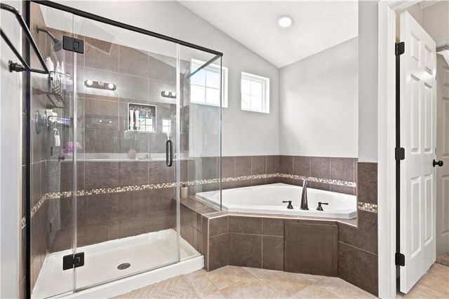 128 Foxtail Dr, Plum Boro, PA 15239