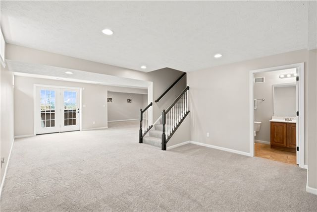 128 Foxtail Dr, Plum Boro, PA 15239