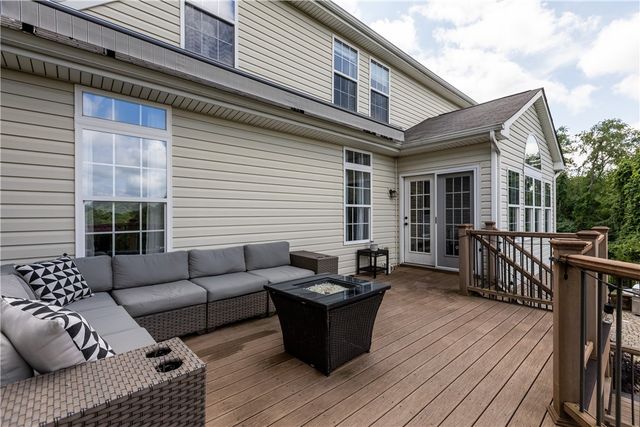 128 Foxtail Dr, Plum Boro, PA 15239