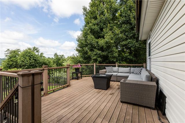 128 Foxtail Dr, Plum Boro, PA 15239