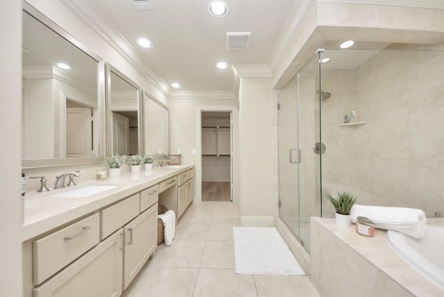 13623 Teal Bluff Lane, Houston, TX 77077