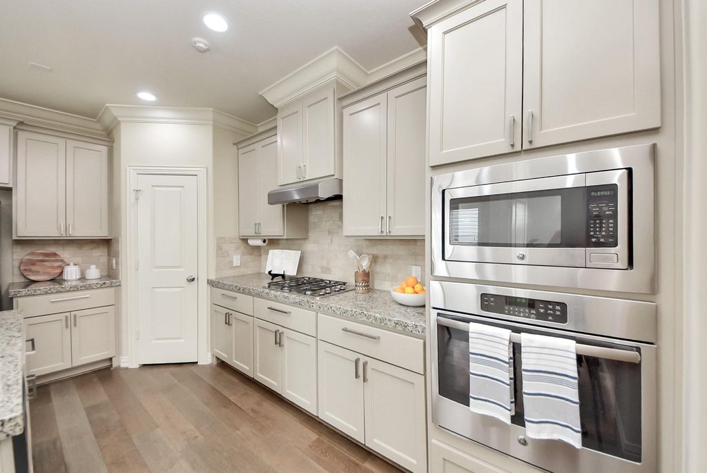Image 14 of property listing at 13623 Teal Bluff Lane, Houston, TX 77077