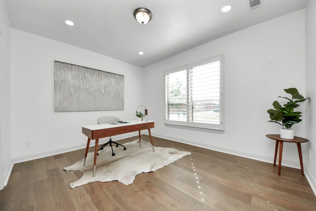Image 16 of property listing at 13623 Teal Bluff Lane, Houston, TX 77077