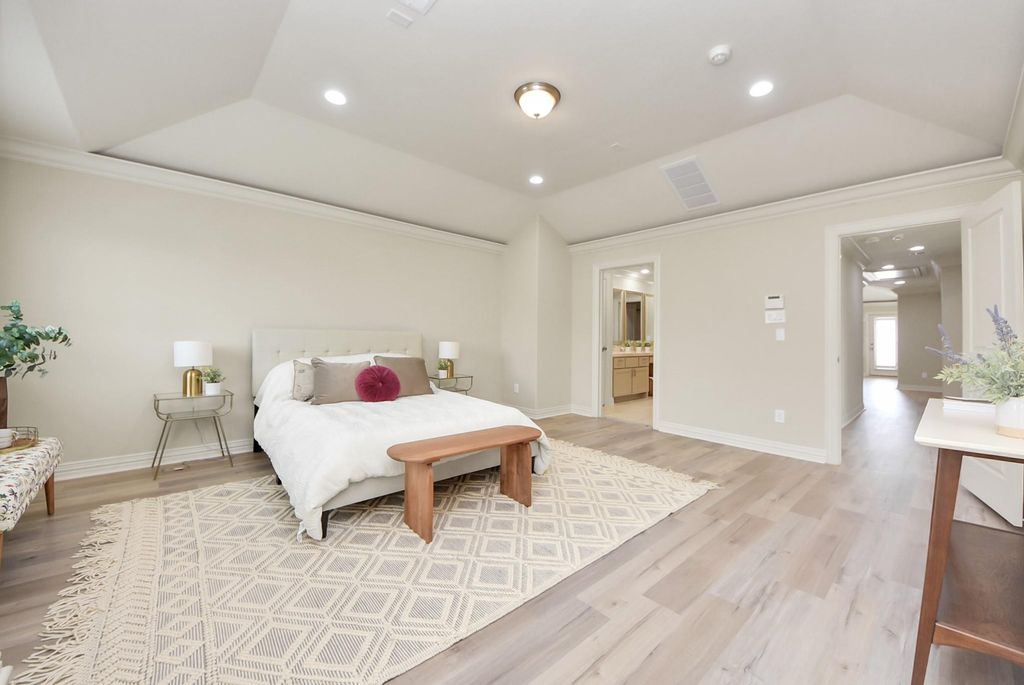 Image 23 of property listing at 13623 Teal Bluff Lane, Houston, TX 77077