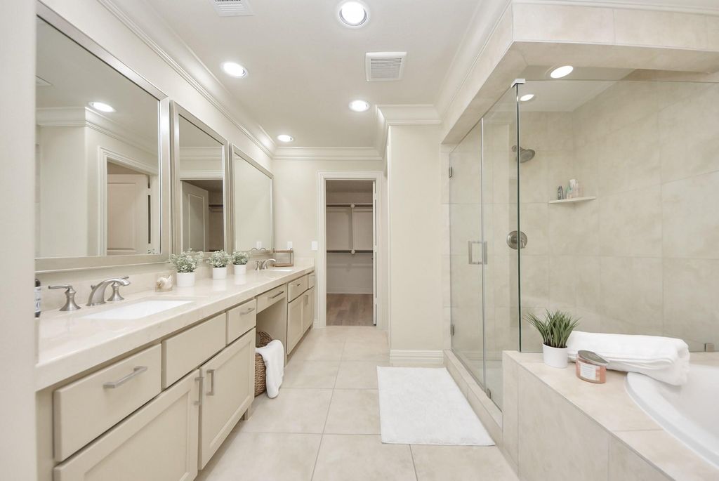 Image 26 of property listing at 13623 Teal Bluff Lane, Houston, TX 77077