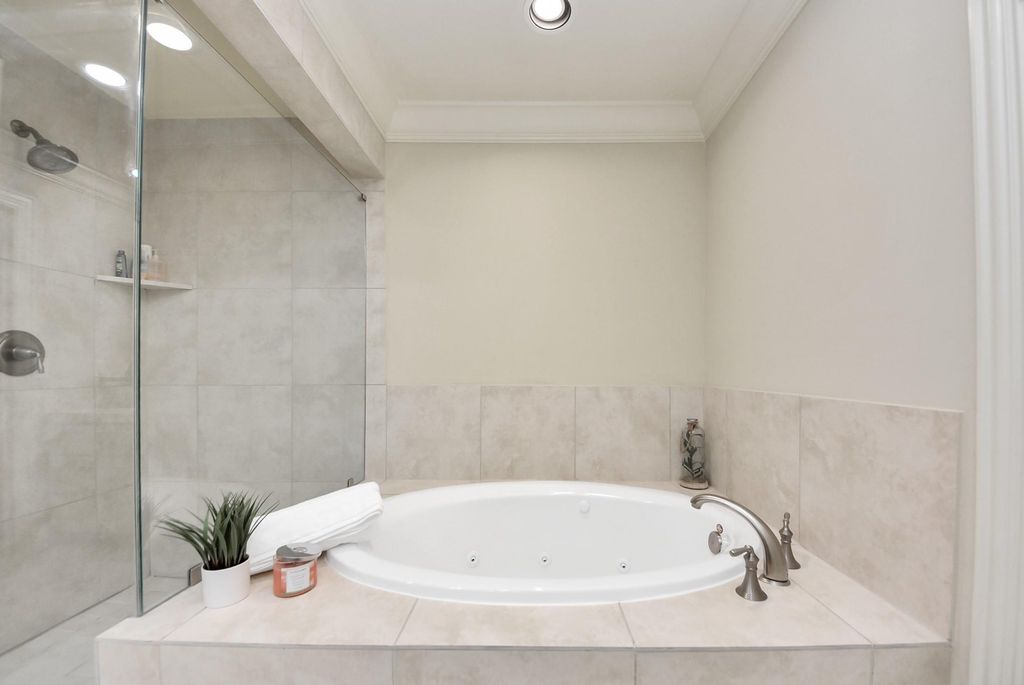 Image 27 of property listing at 13623 Teal Bluff Lane, Houston, TX 77077