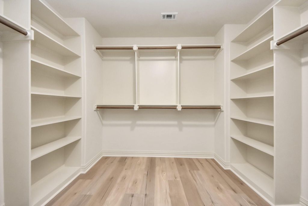 Image 28 of property listing at 13623 Teal Bluff Lane, Houston, TX 77077