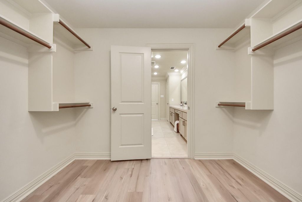 Image 29 of property listing at 13623 Teal Bluff Lane, Houston, TX 77077