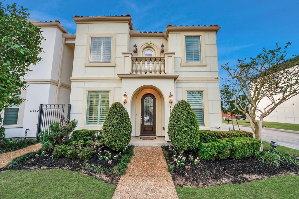 Image 3 of property listing at 13623 Teal Bluff Lane, Houston, TX 77077