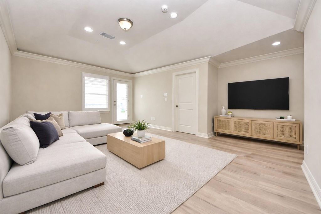 Image 33 of property listing at 13623 Teal Bluff Lane, Houston, TX 77077