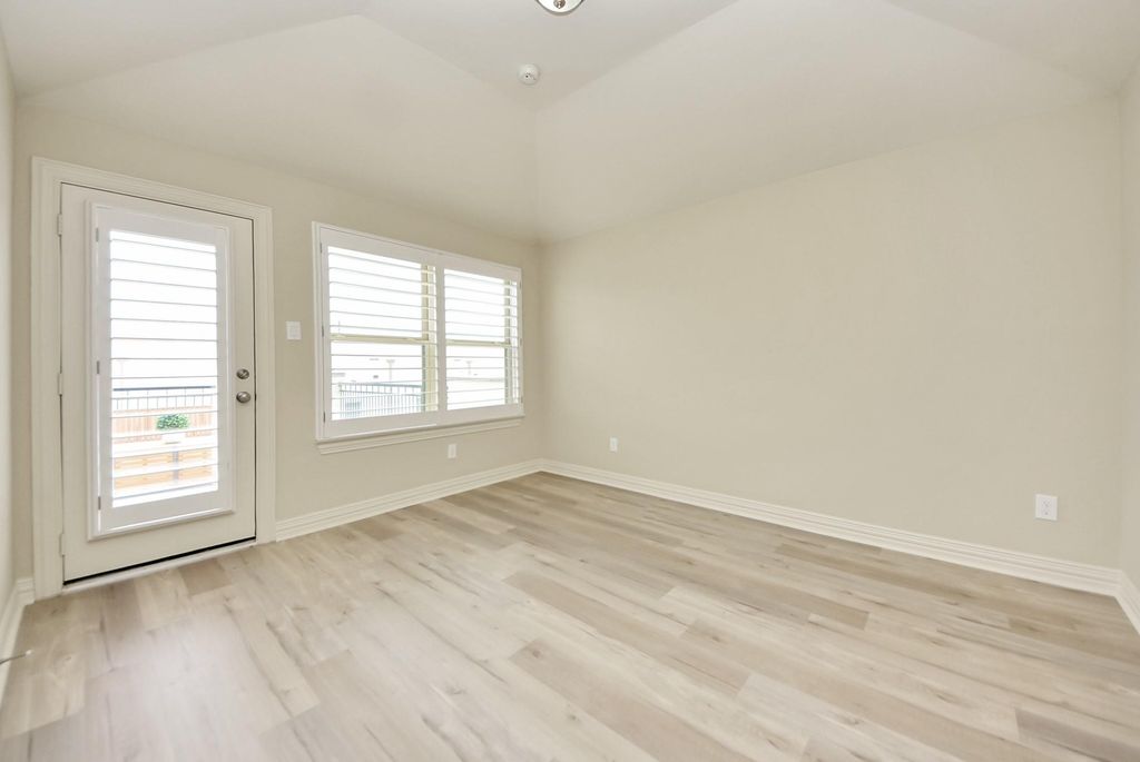 Image 34 of property listing at 13623 Teal Bluff Lane, Houston, TX 77077