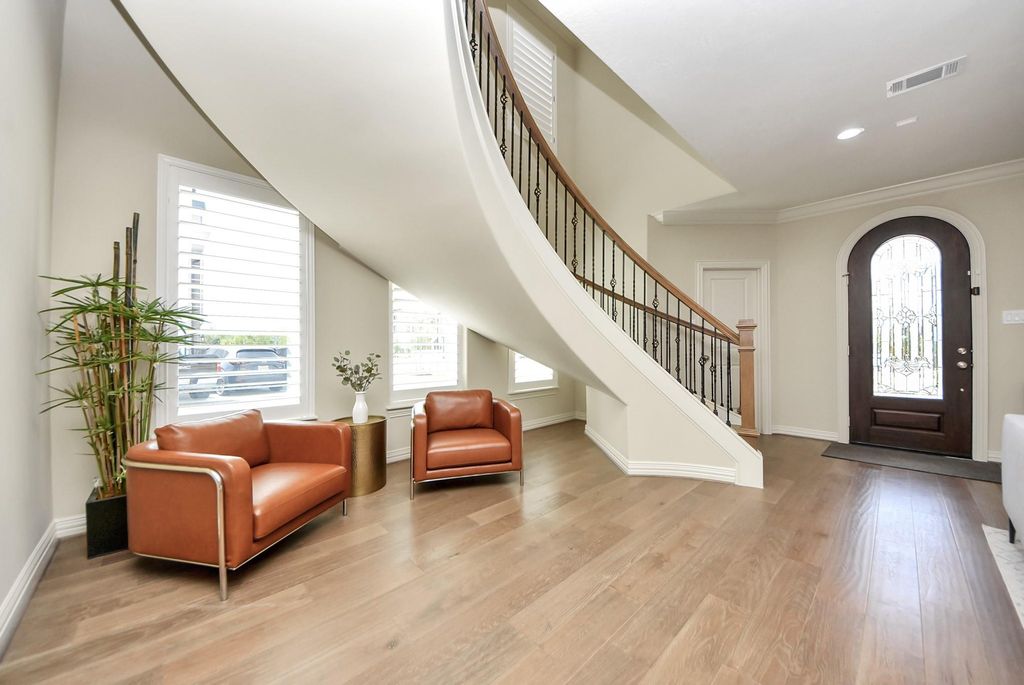 Image 4 of property listing at 13623 Teal Bluff Lane, Houston, TX 77077