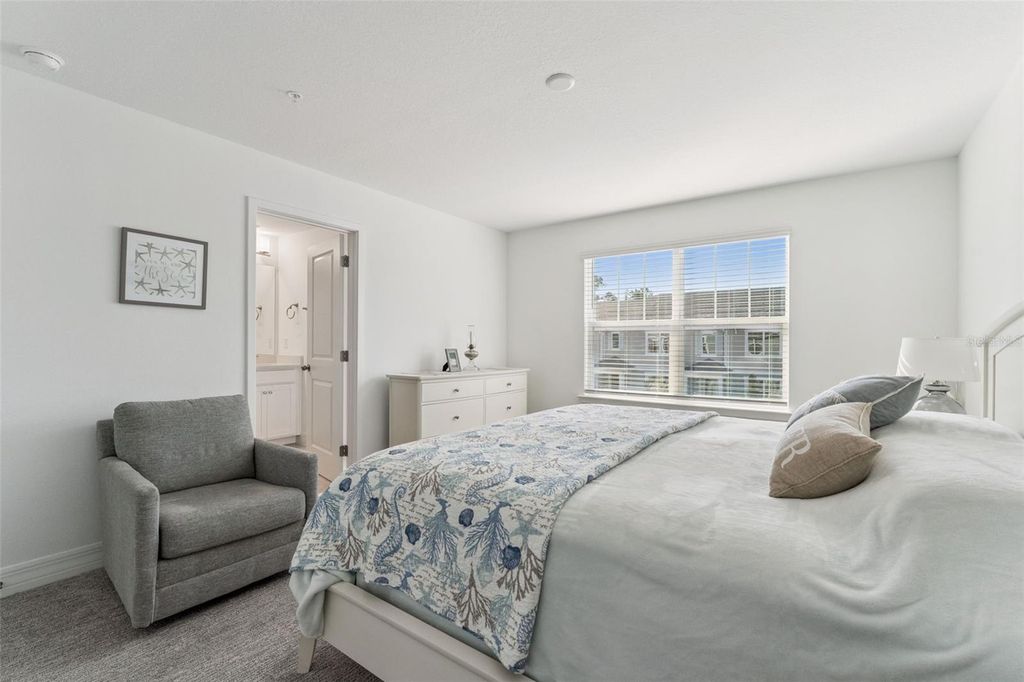 Image 11 of property listing at 9867 WALKWAY DRIVE, Orlando, FL 32832