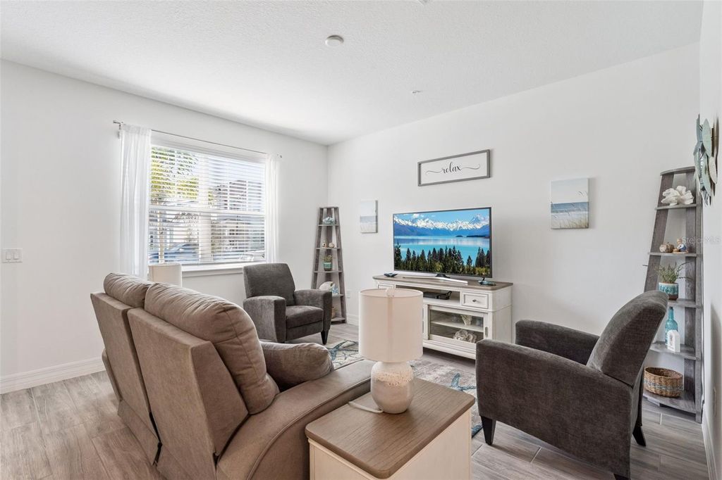 Image 3 of property listing at 9867 WALKWAY DRIVE, Orlando, FL 32832