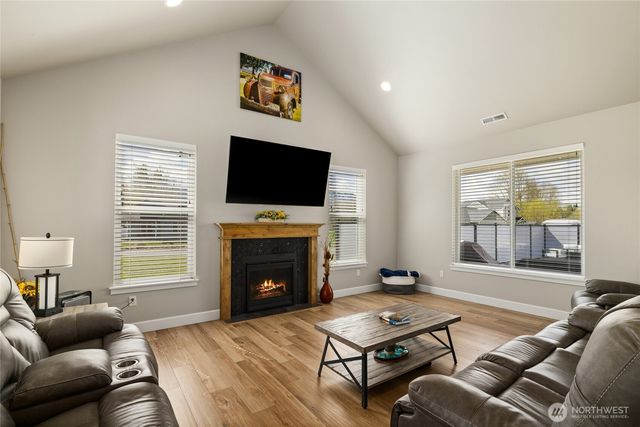 370 Deer Meadow Drive, Cle Elum, WA 98922
