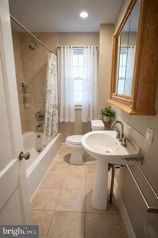 447 W CHESTER PIKE, Havertown, PA 19083