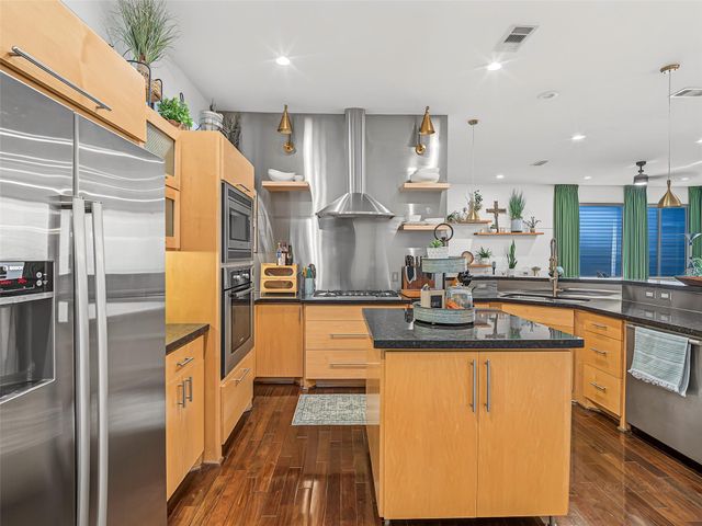 1045 Voight Street, Houston, TX 77009