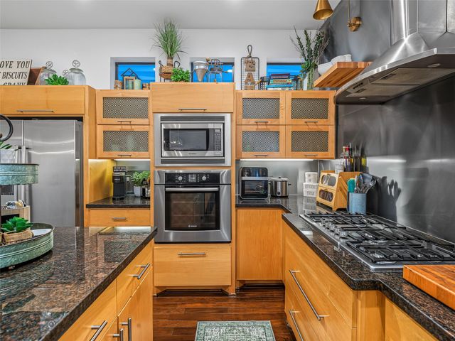 1045 Voight Street, Houston, TX 77009