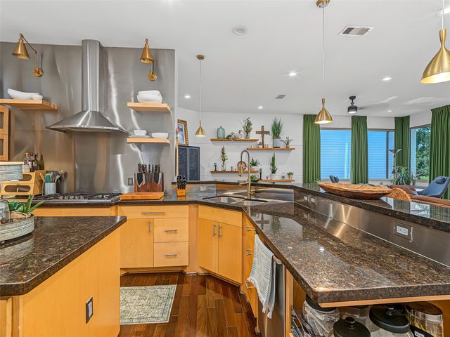 1045 Voight Street, Houston, TX 77009
