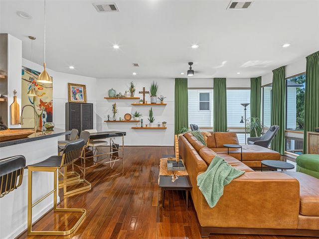 1045 Voight Street, Houston, TX 77009