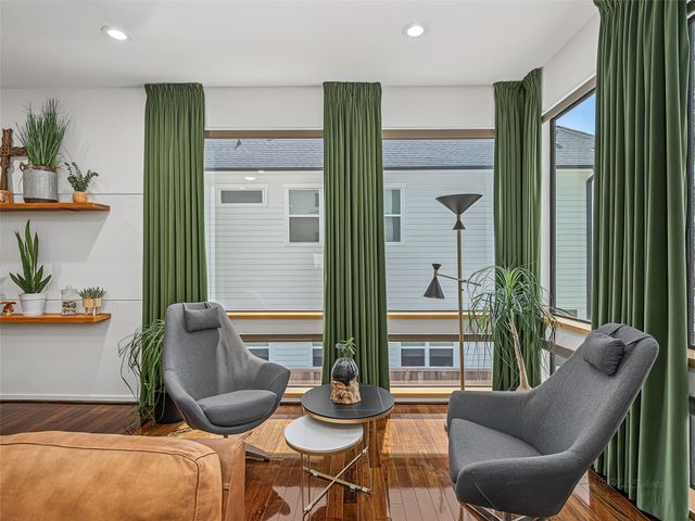 1045 Voight Street, Houston, TX 77009
